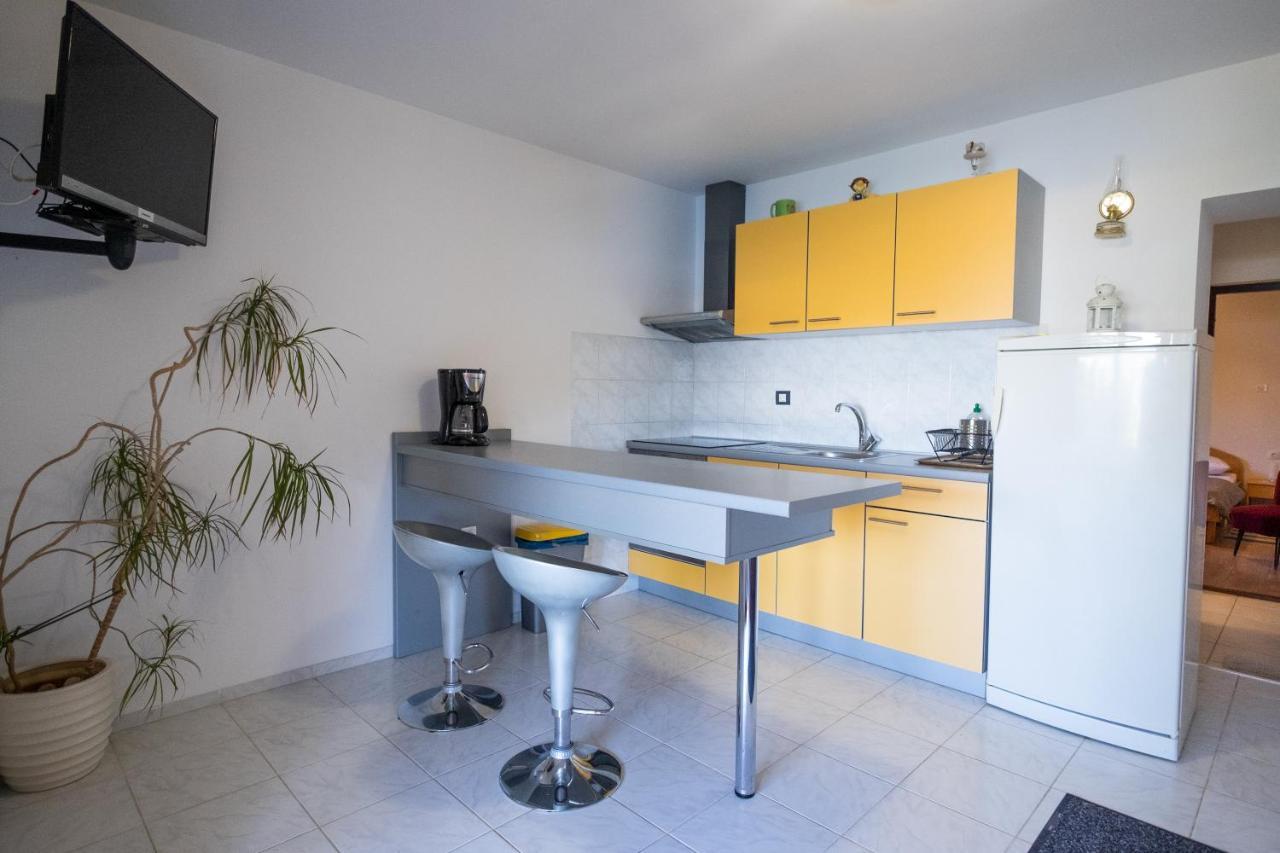 Apartmani Suzana Klenovica Luaran gambar